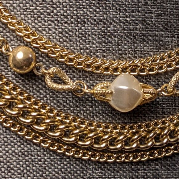 Vintage gorgeous layered goldtone links & pearl statement necklace - Picture 4 of 13